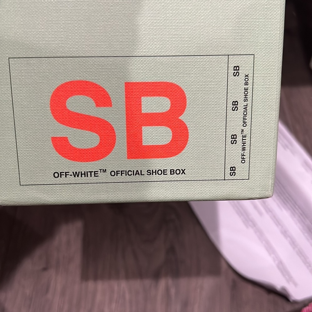 Off white pool slides - Picture 9 of 10